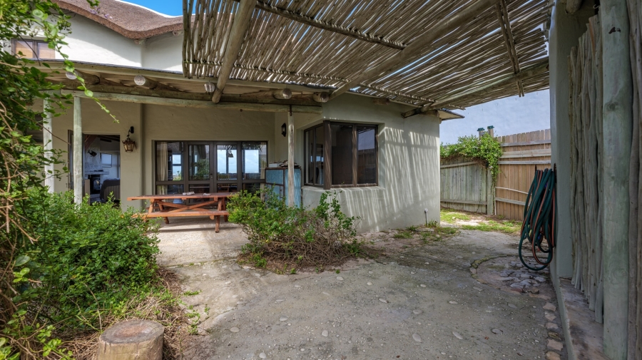 6 Bedroom Property for Sale in Suiderstrand Western Cape